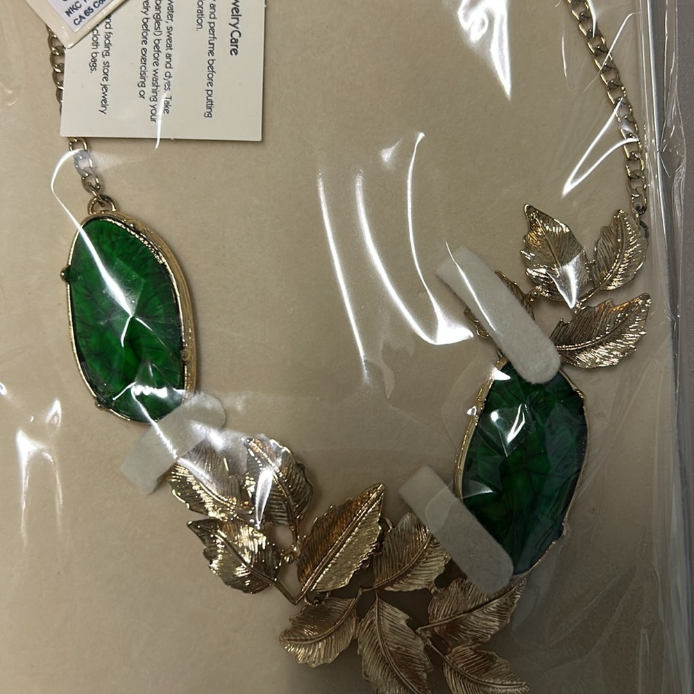 NEW Amrita Singh Evergreen & Gold tone Lindian Necklace - Picture 3 of 8
